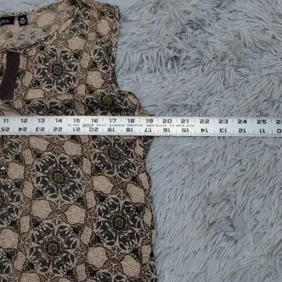 Notations Shirt Womens‎ M Petite Blouse Paisley Top Casual Comfy Sleeveless - Picture 3 of 8
